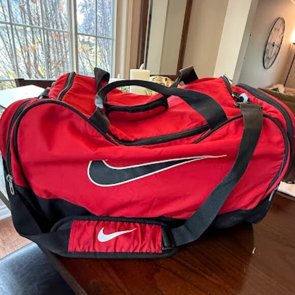 Nike Other - Nike Red & Black Large Duffle bag great for men, women, or kids